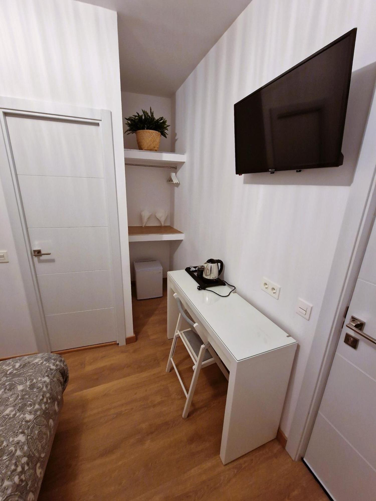 Hostal A Nuestra Senora De La Paloma Madrid Extérieur photo