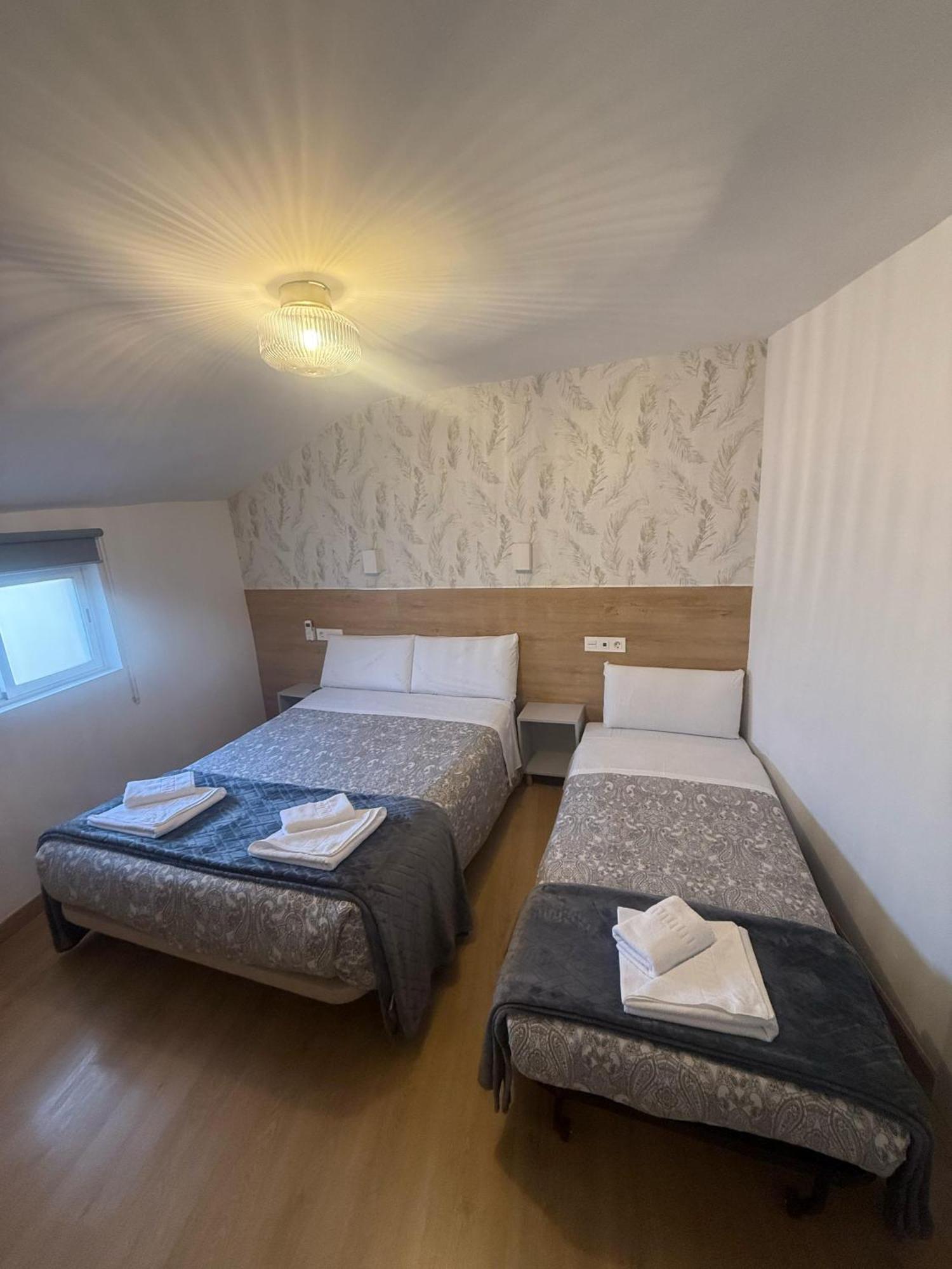 Hostal A Nuestra Senora De La Paloma Madrid Extérieur photo